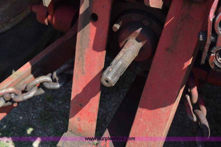 image for item L5851 1967 Massey-Ferguson 1100 tractor