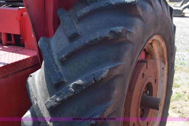 image for item L5851 1967 Massey-Ferguson 1100 tractor