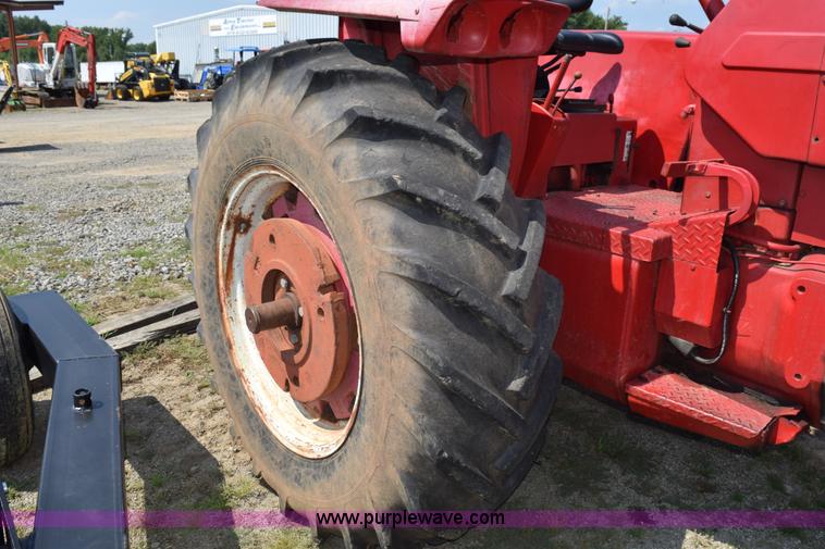 image for item L5851 1967 Massey-Ferguson 1100 tractor
