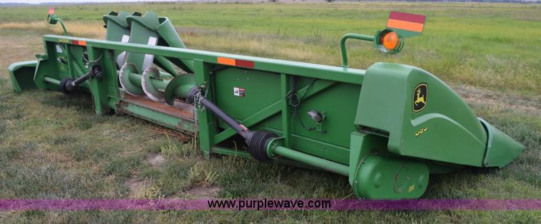 image for item L5979 2002 John Deere 893 corn head