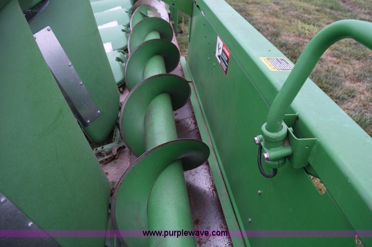 image for item L5979 2002 John Deere 893 corn head