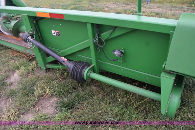 image for item L5979 2002 John Deere 893 corn head