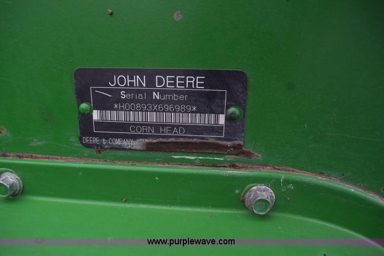 image for item L5979 2002 John Deere 893 corn head