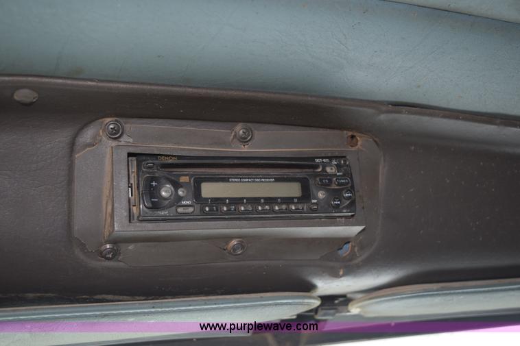 image for item L5980 1995 International 9500 grain truck