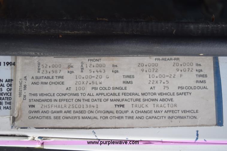 image for item L5980 1995 International 9500 grain truck