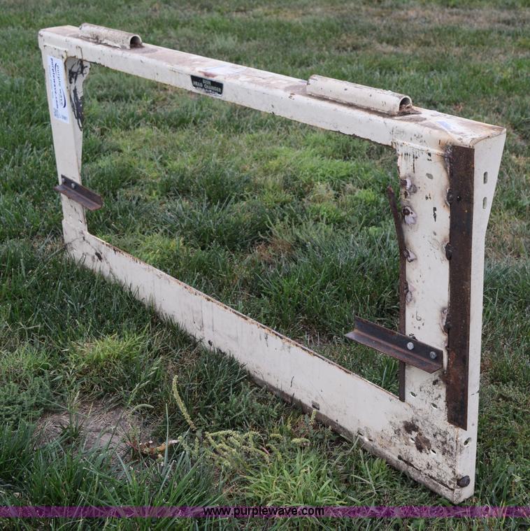 Bish header adapter in Jamestown, KS Item L5981 sold Purple Wave