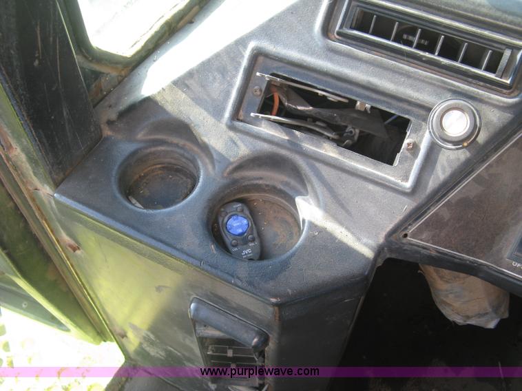 image for item L6310 1981 Steiger Couger III PTA251 4WD tractor