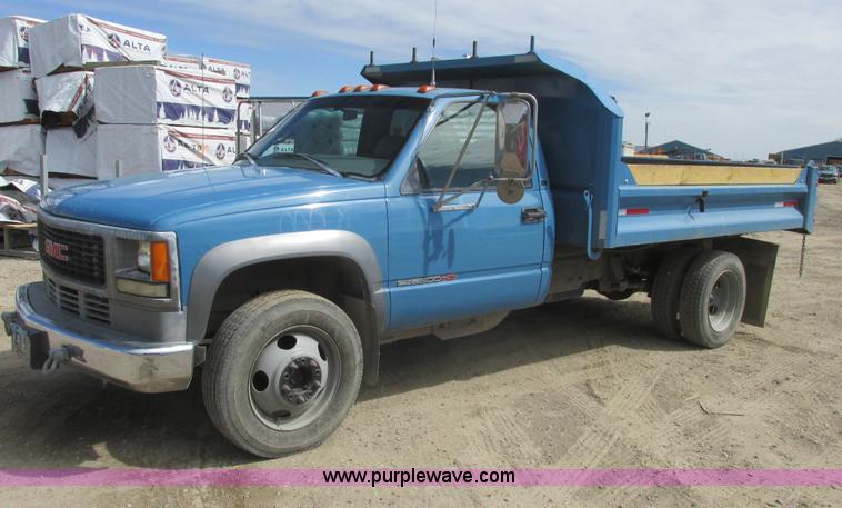 image for item A8858 1998 GMC Sierra 3500HD SL flatbed pickup truck