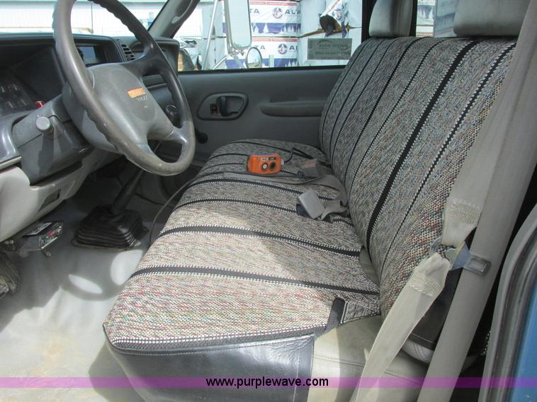 image for item A8858 1998 GMC Sierra 3500HD SL flatbed pickup truck