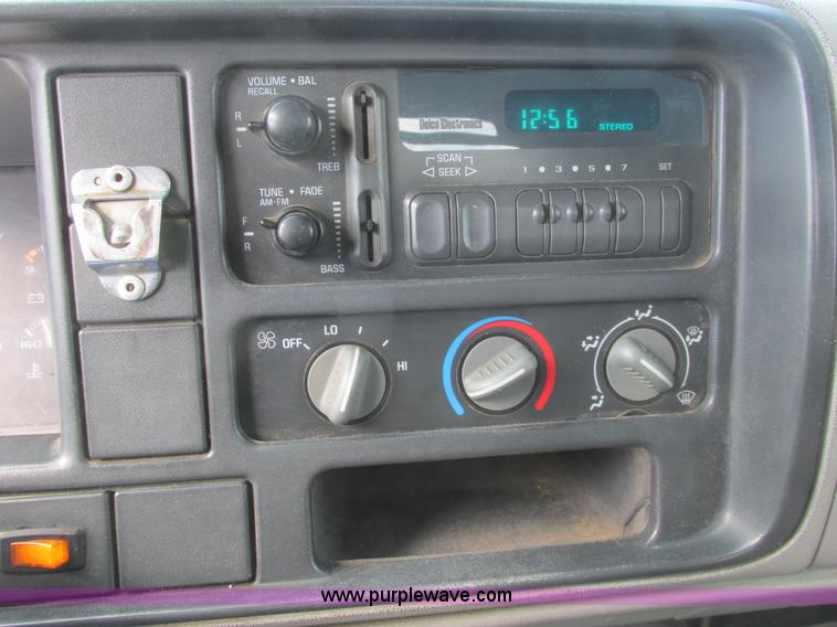 image for item A8858 1998 GMC Sierra 3500HD SL flatbed pickup truck