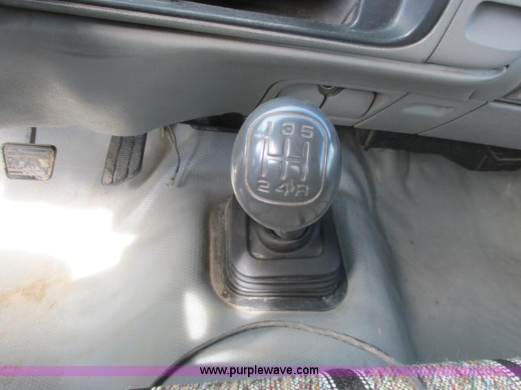 image for item A8858 1998 GMC Sierra 3500HD SL flatbed pickup truck