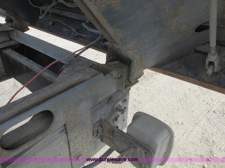 image for item A8858 1998 GMC Sierra 3500HD SL flatbed pickup truck