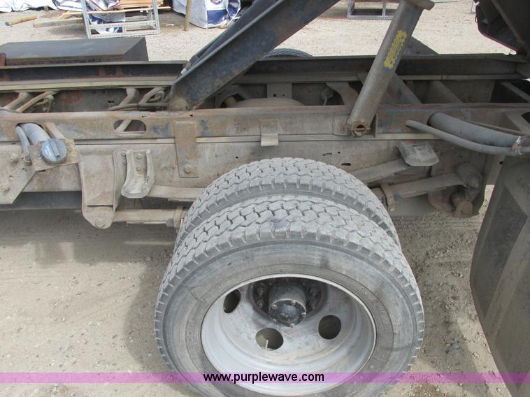 image for item A8858 1998 GMC Sierra 3500HD SL flatbed pickup truck