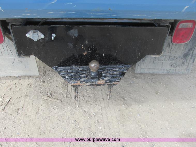 image for item A8858 1998 GMC Sierra 3500HD SL flatbed pickup truck