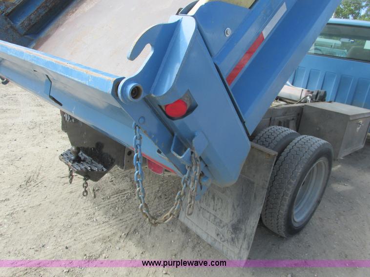 image for item A8858 1998 GMC Sierra 3500HD SL flatbed pickup truck