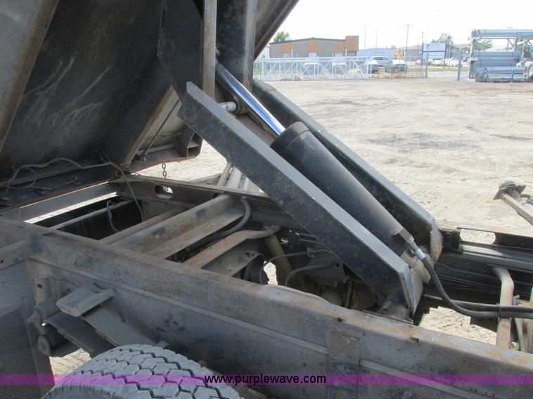 image for item A8858 1998 GMC Sierra 3500HD SL flatbed pickup truck