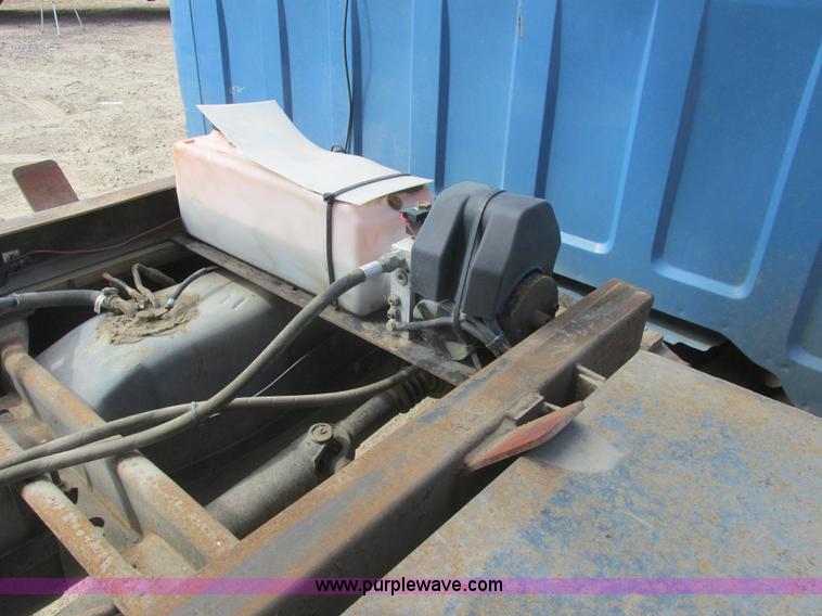 image for item A8858 1998 GMC Sierra 3500HD SL flatbed pickup truck