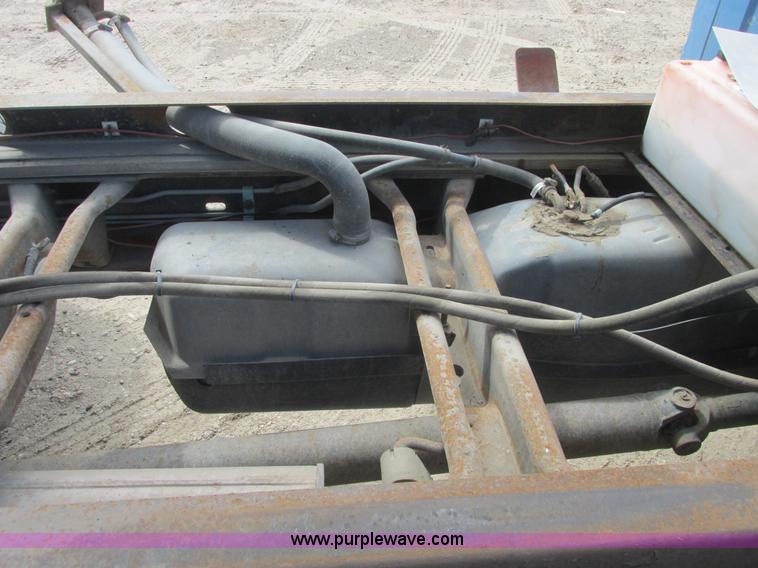 image for item A8858 1998 GMC Sierra 3500HD SL flatbed pickup truck