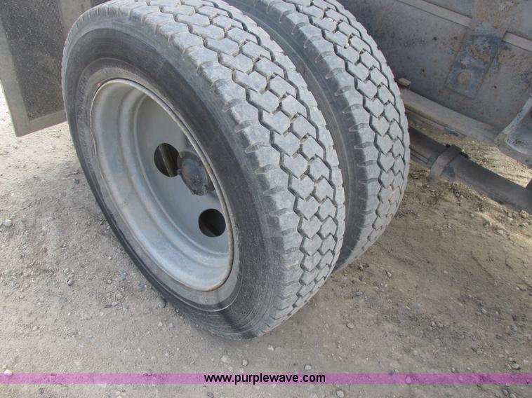 image for item A8858 1998 GMC Sierra 3500HD SL flatbed pickup truck