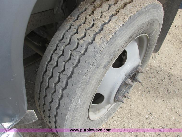 image for item A8858 1998 GMC Sierra 3500HD SL flatbed pickup truck