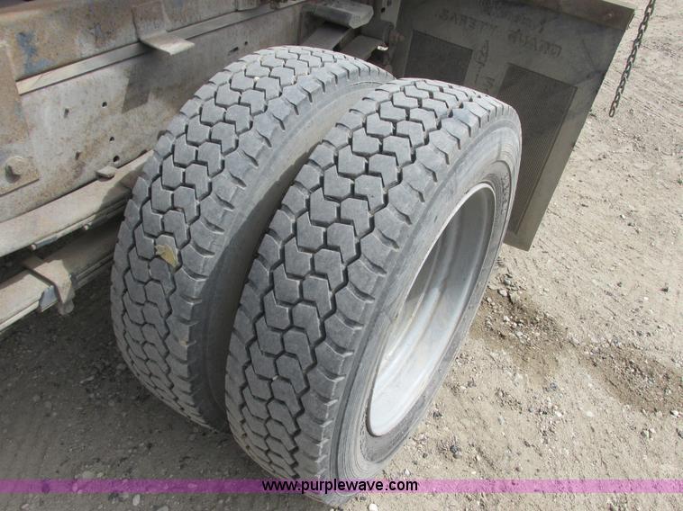 image for item A8858 1998 GMC Sierra 3500HD SL flatbed pickup truck