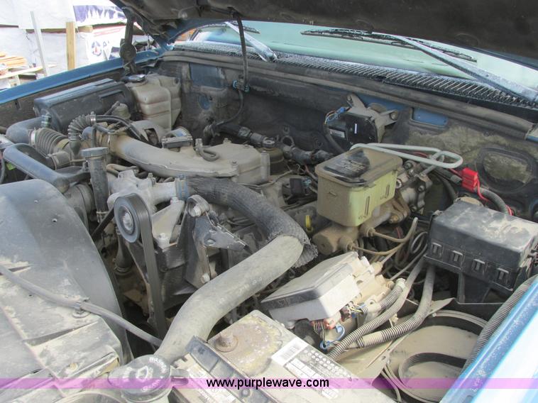 image for item A8858 1998 GMC Sierra 3500HD SL flatbed pickup truck