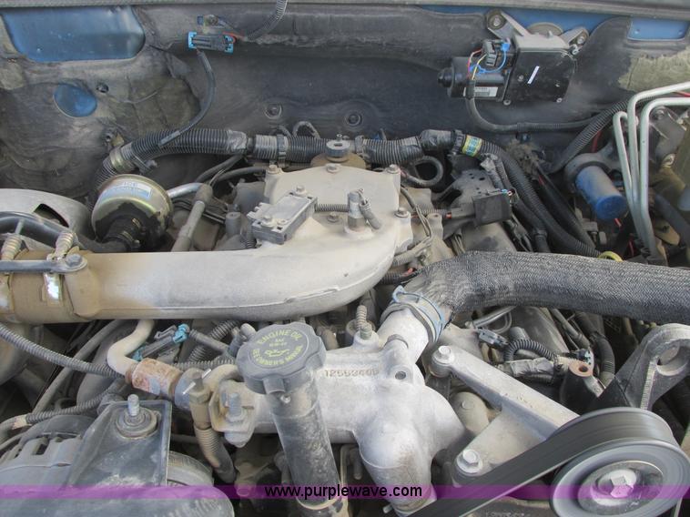 image for item A8858 1998 GMC Sierra 3500HD SL flatbed pickup truck