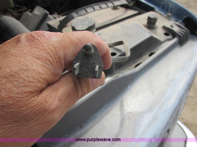 image for item A8858 1998 GMC Sierra 3500HD SL flatbed pickup truck