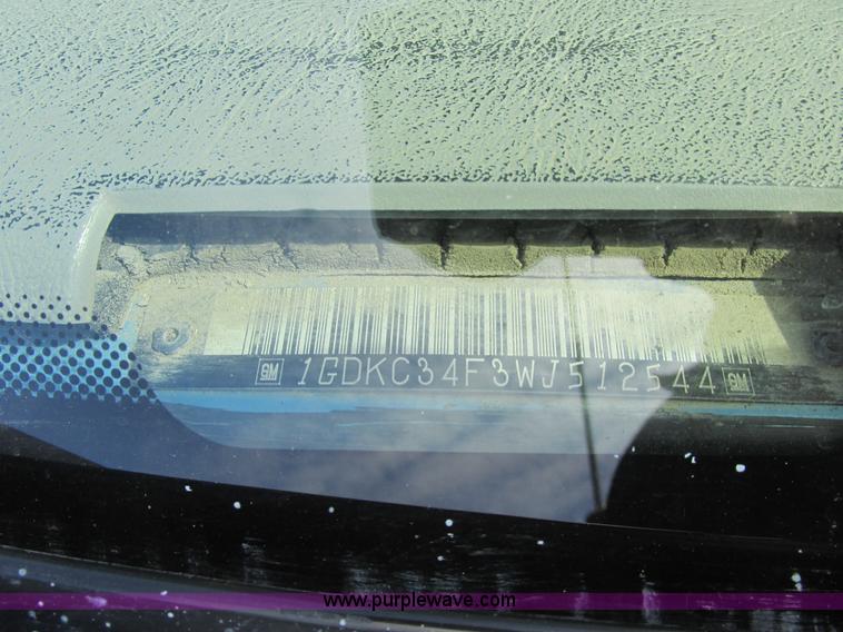 image for item A8858 1998 GMC Sierra 3500HD SL flatbed pickup truck