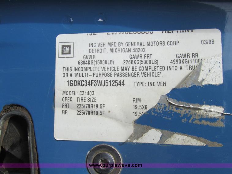 image for item A8858 1998 GMC Sierra 3500HD SL flatbed pickup truck