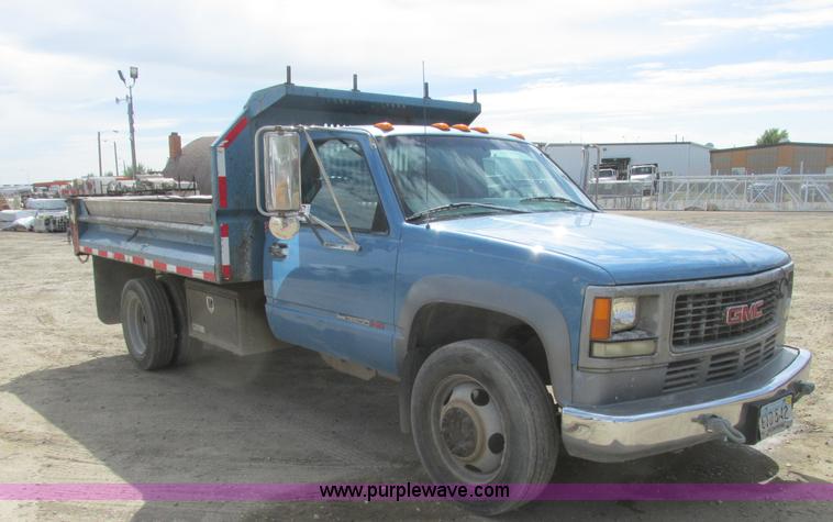 image for item A8859 1998 GMC Sierra 3500HD SL flatbed pickup truck