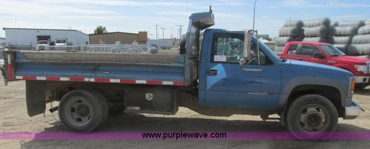 image for item A8859 1998 GMC Sierra 3500HD SL flatbed pickup truck