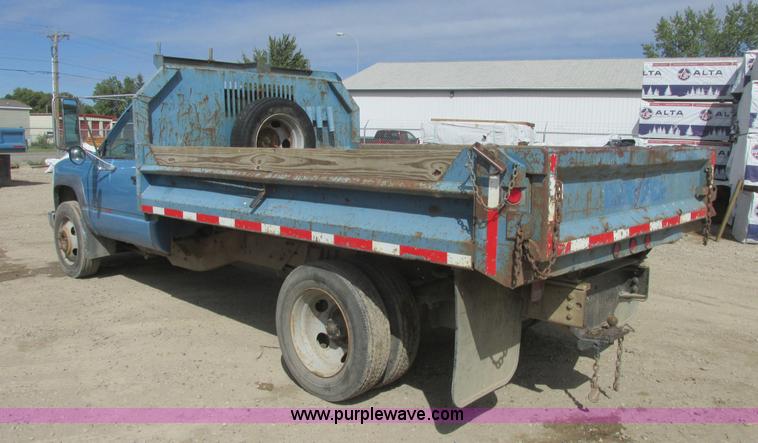 image for item A8859 1998 GMC Sierra 3500HD SL flatbed pickup truck