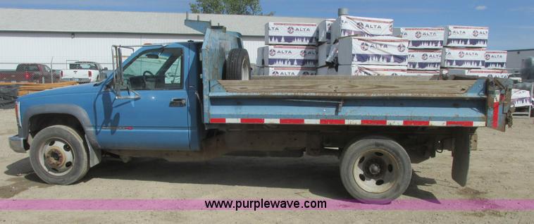 image for item A8859 1998 GMC Sierra 3500HD SL flatbed pickup truck
