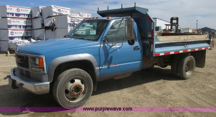 image for item A8859 1998 GMC Sierra 3500HD SL flatbed pickup truck