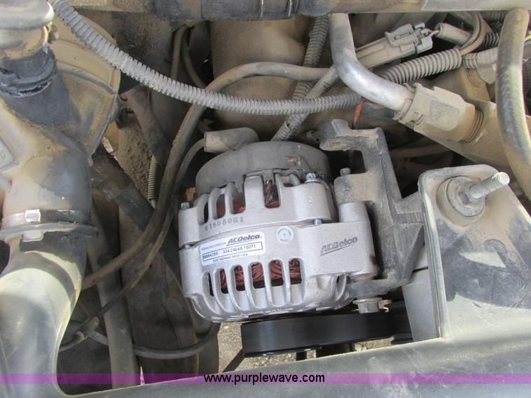 image for item A8859 1998 GMC Sierra 3500HD SL flatbed pickup truck