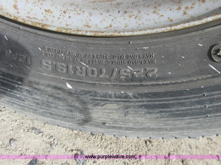 image for item A8859 1998 GMC Sierra 3500HD SL flatbed pickup truck