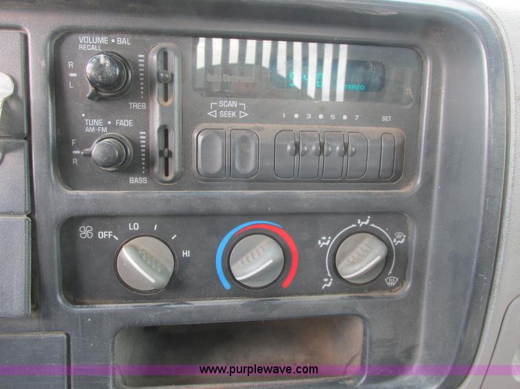 image for item A8859 1998 GMC Sierra 3500HD SL flatbed pickup truck