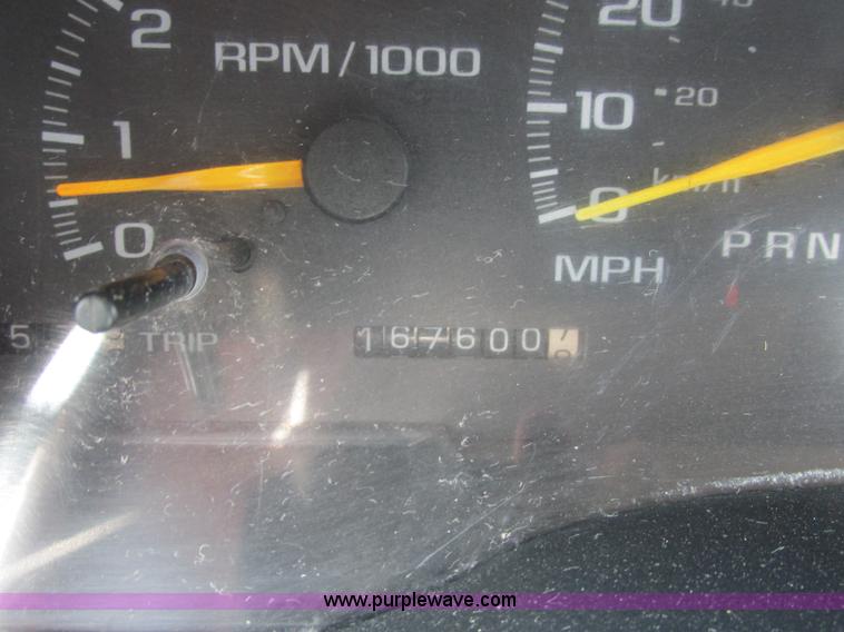 image for item A8859 1998 GMC Sierra 3500HD SL flatbed pickup truck