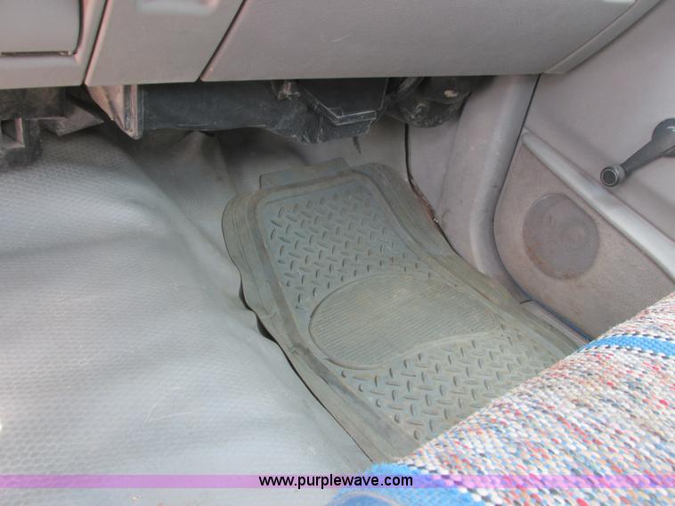 image for item A8859 1998 GMC Sierra 3500HD SL flatbed pickup truck