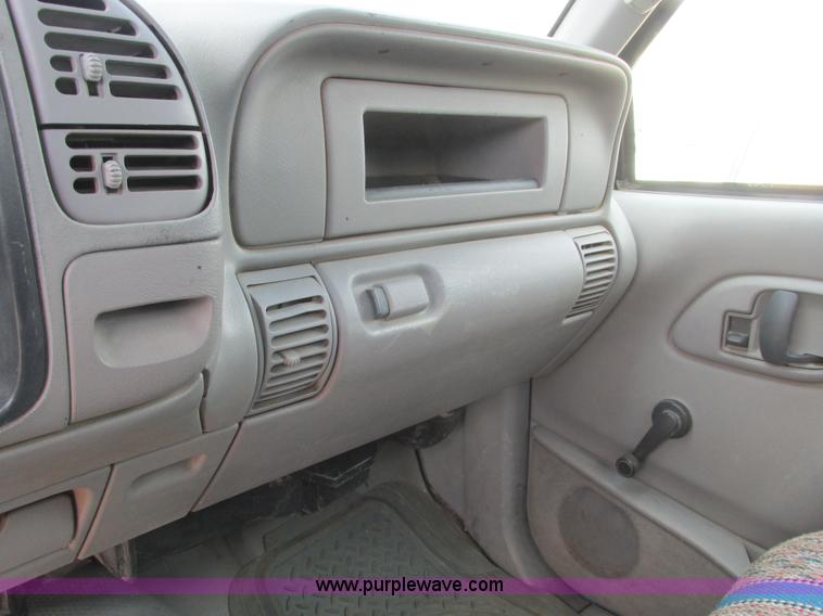 image for item A8859 1998 GMC Sierra 3500HD SL flatbed pickup truck