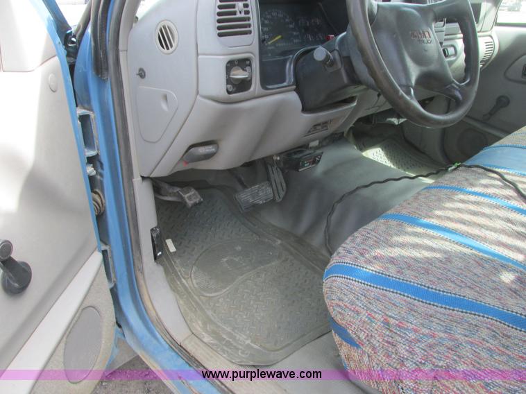 image for item A8859 1998 GMC Sierra 3500HD SL flatbed pickup truck