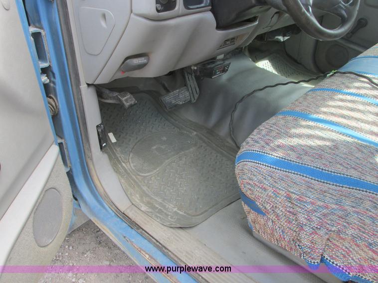 image for item A8859 1998 GMC Sierra 3500HD SL flatbed pickup truck