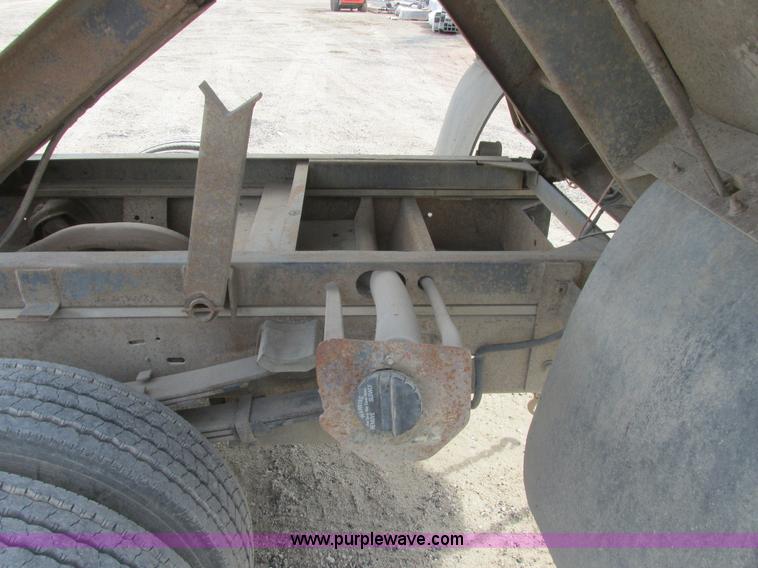 image for item A8859 1998 GMC Sierra 3500HD SL flatbed pickup truck