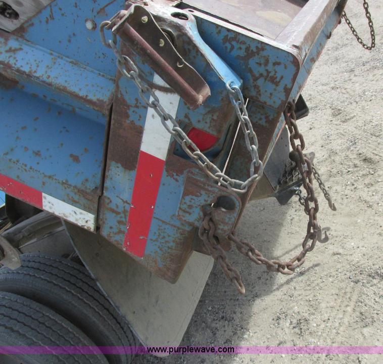 image for item A8859 1998 GMC Sierra 3500HD SL flatbed pickup truck