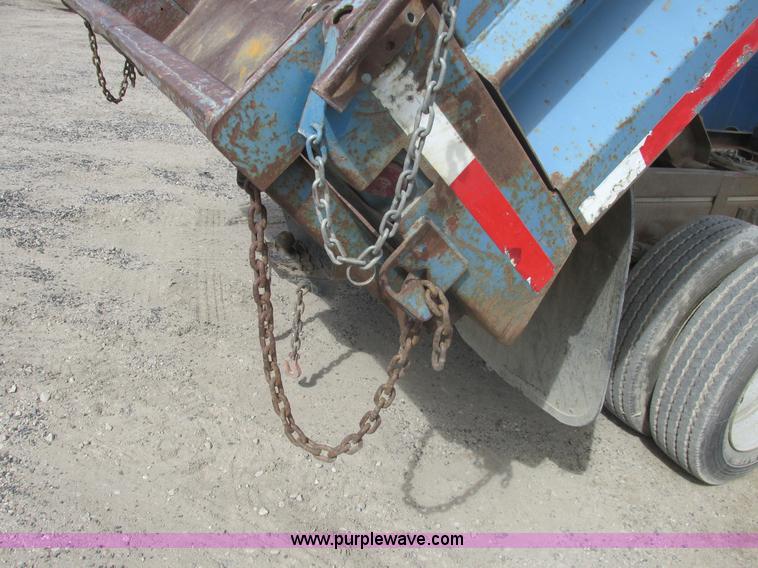 image for item A8859 1998 GMC Sierra 3500HD SL flatbed pickup truck