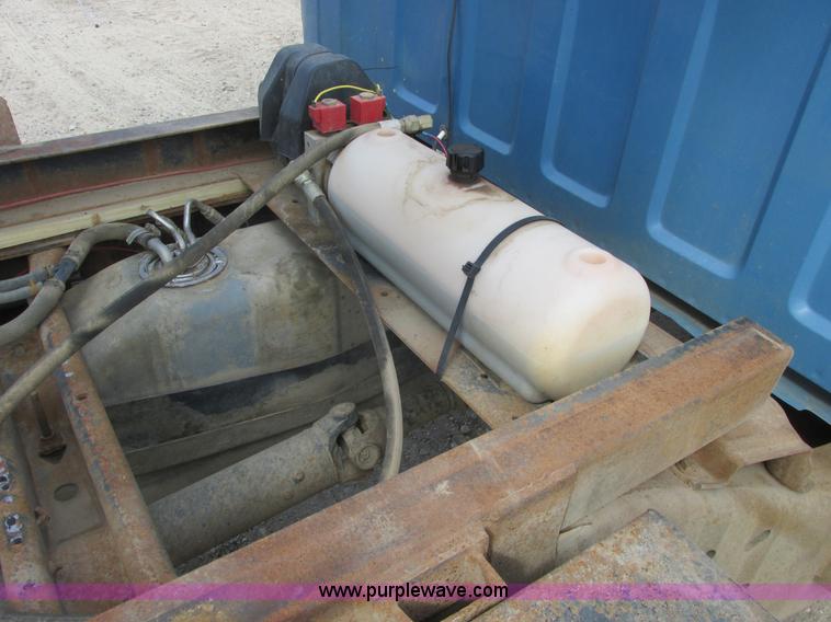 image for item A8859 1998 GMC Sierra 3500HD SL flatbed pickup truck