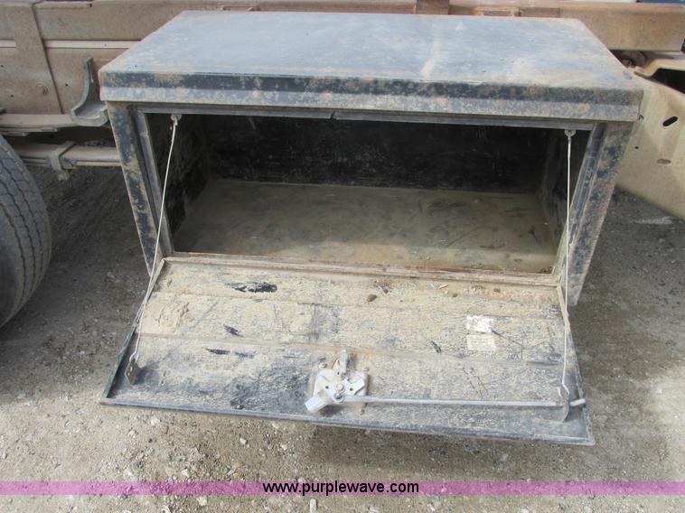 image for item A8859 1998 GMC Sierra 3500HD SL flatbed pickup truck