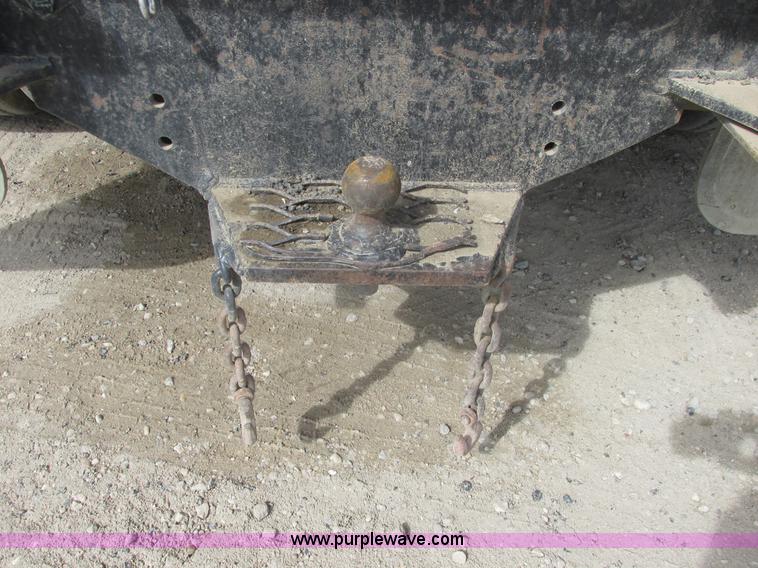 image for item A8859 1998 GMC Sierra 3500HD SL flatbed pickup truck