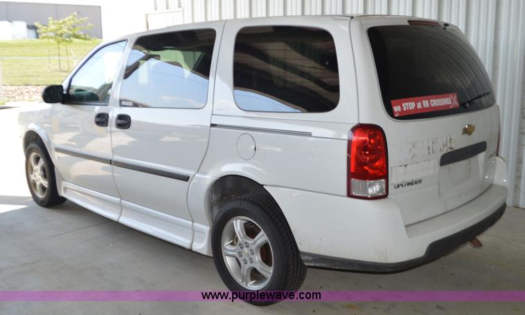 image for item AX9246 2006 Chevrolet Uplander van